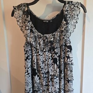 Apt. 9 Black and White Floral Ruffle Blouse